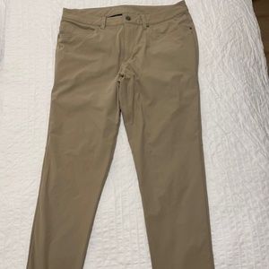 BRAND NEW Men's Lululemon ABC Pants (Slim 33x32)